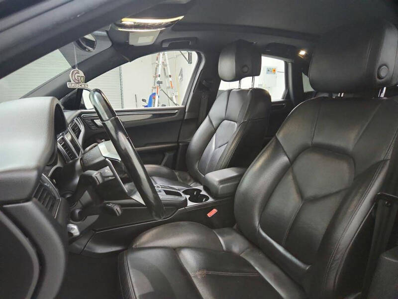 2017 Porsche Macan