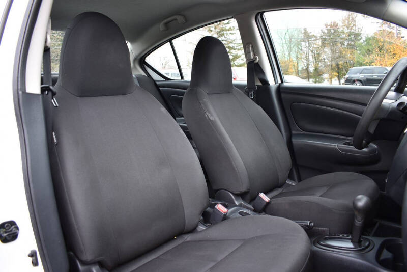 2016 Nissan Versa 1.6 S Plus