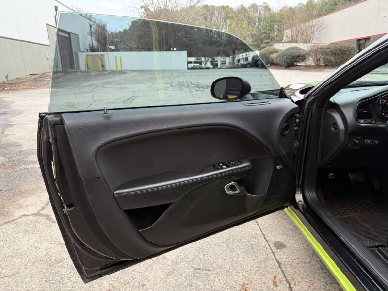 2016 Dodge Challenger SXT