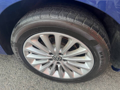 2017 Volkswagen Passat 1.8T SE