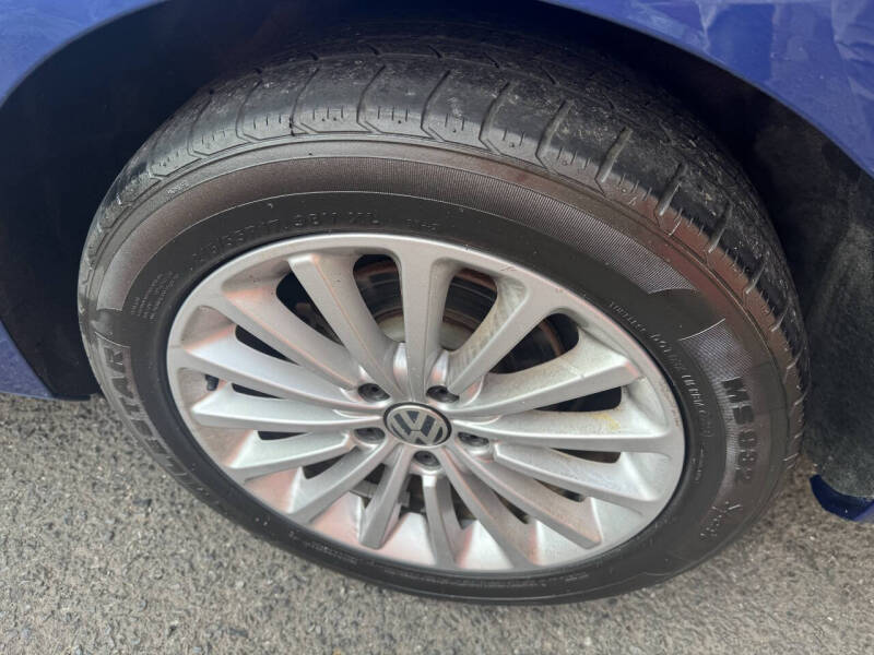 2017 Volkswagen Passat 1.8T SE