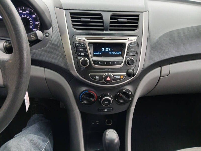 2017 Hyundai Accent SE