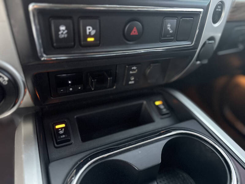 2017 Nissan Titan SL