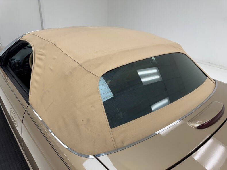 2005 Ford Thunderbird Deluxe