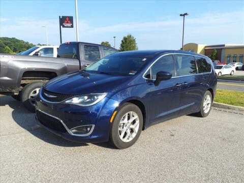 2018 Chrysler Pacifica for sale at Goldy Chrysler Dodge Jeep Ram Mitsubishi in Huntington WV