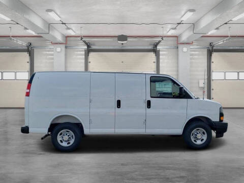 2025 Chevrolet Express 3500