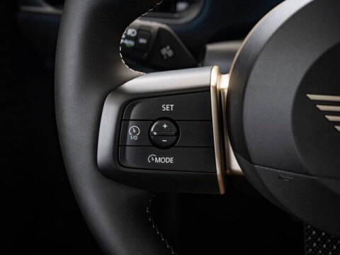 2025 MINI Hardtop 2 Door Cooper Signature Trim