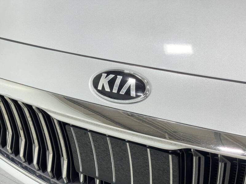 2018 Kia Cadenza Technology
