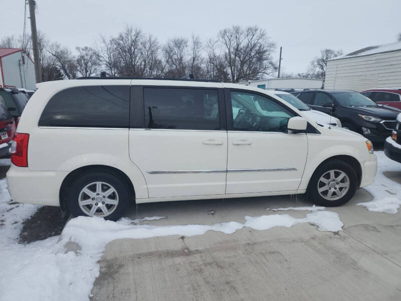 2011 Chrysler Town and Country for sale at Cicero Auto Sales LLC in Des Moines IA