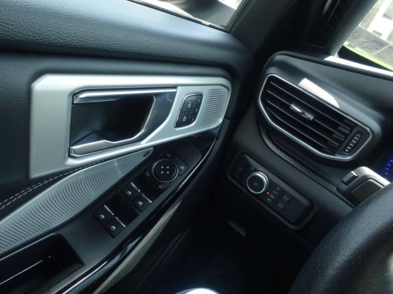 2022 Ford Explorer ST