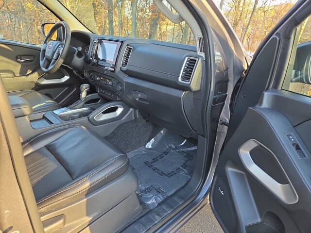 2024 Nissan Frontier SL