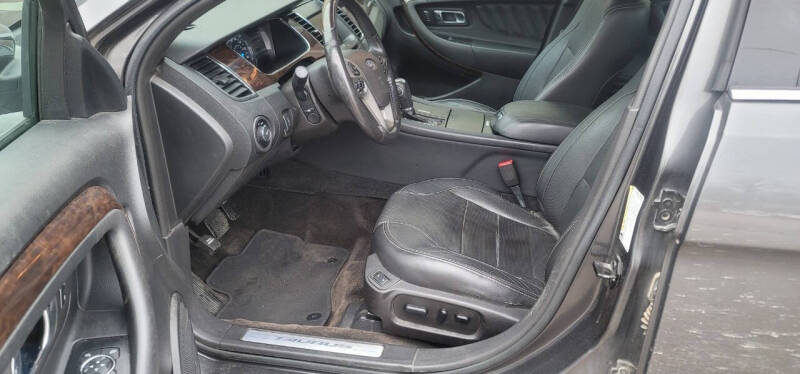 2015 Ford Taurus Limited