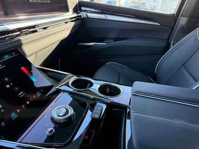 2025 Cadillac Escalade ESV Sport