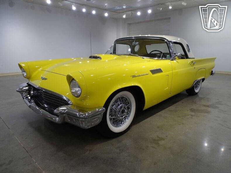 1957 Ford Thunderbird