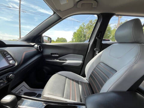 2023 Nissan Kicks SR