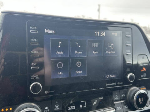 2022 Toyota Highlander Hybrid XLE