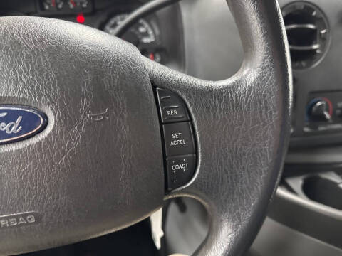 2013 Ford E-Series E-350 SD