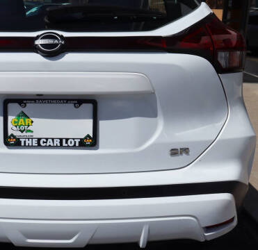 2023 Nissan Kicks SR