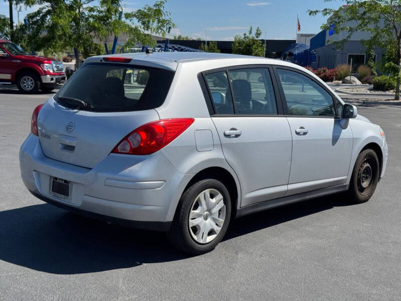 2011 Nissan Versa 1.8 S