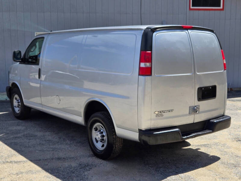 2017 Chevrolet Express 2500