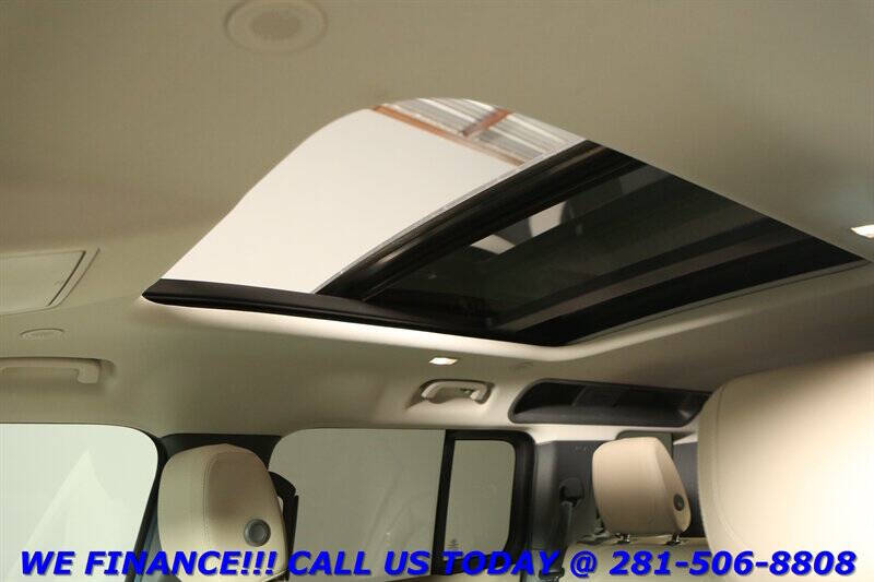 2022 Land Rover Defender 110 SE