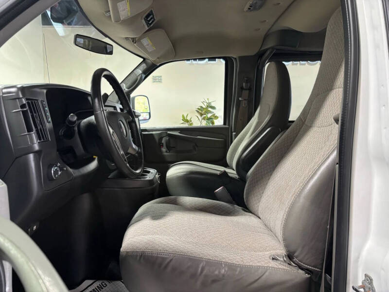 2012 GMC Savana LT 2500