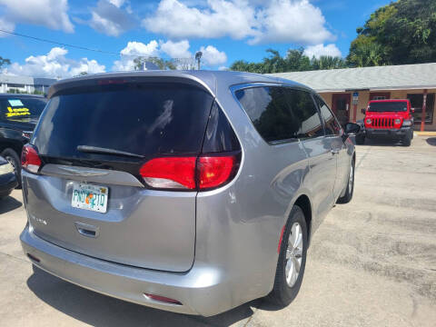 2017 Chrysler Pacifica Touring