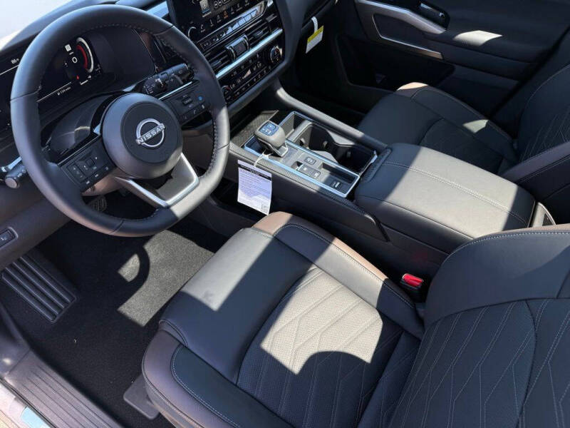 2025 Nissan Pathfinder Platinum