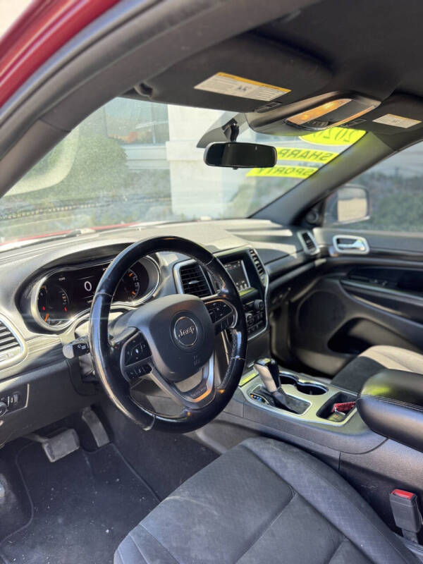 2020 Jeep Grand Cherokee Laredo
