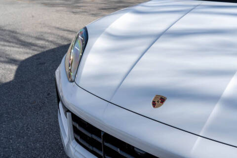 2025 Porsche Cayenne GTS