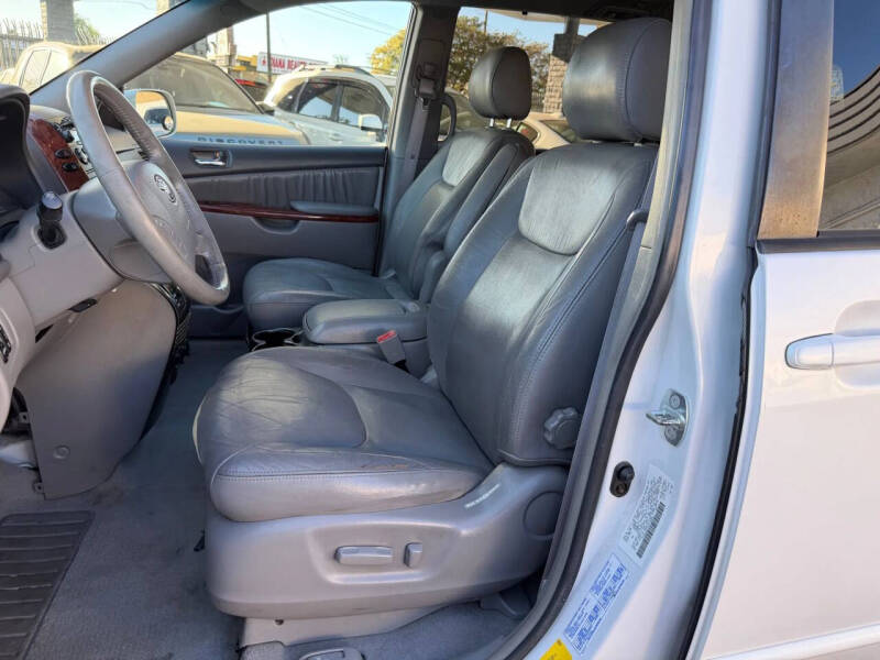 2004 Toyota Sienna