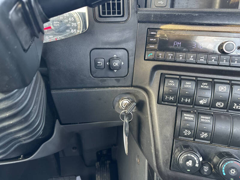 2021 International RH613