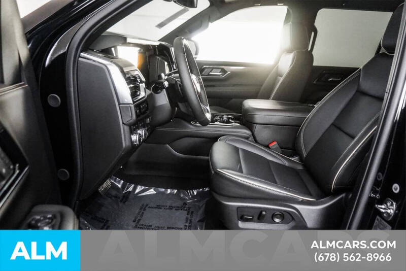 2025 GMC Yukon Elevation
