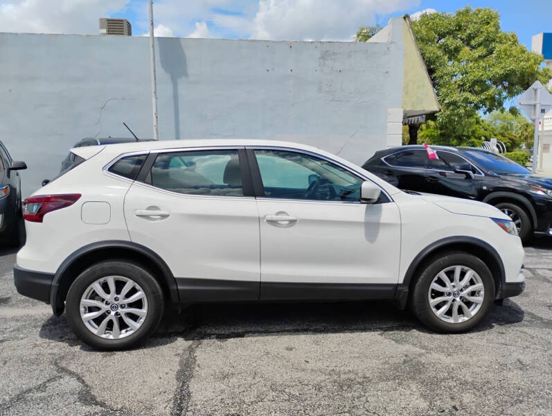 2022 Nissan Rogue Sport S