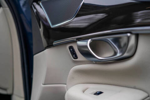 2018 Volvo XC90 T6 Momentum