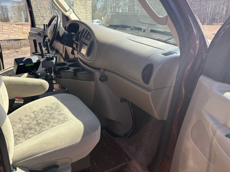 2006 Ford E-Series E-250 SD