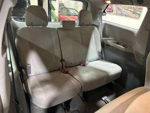 2012 Toyota Sienna