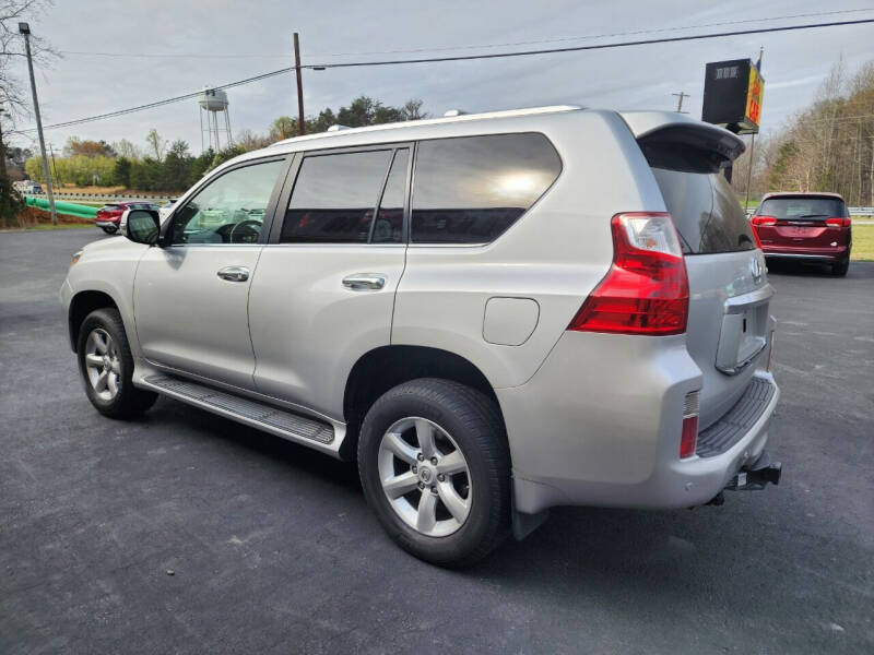 2011 Lexus GX Base photo 8