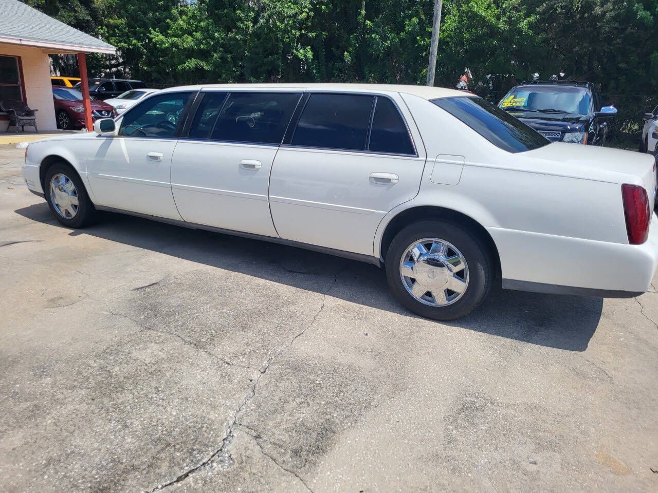 2000 Cadillac Deville Professional for sale at FAMILY AUTO BROKERS in Longwood, FL