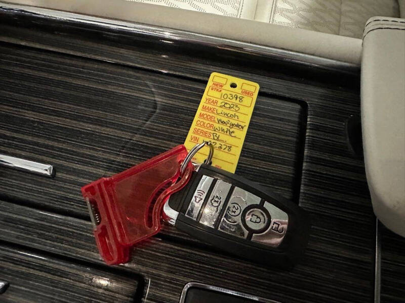 2023 Lincoln Navigator L Black Label