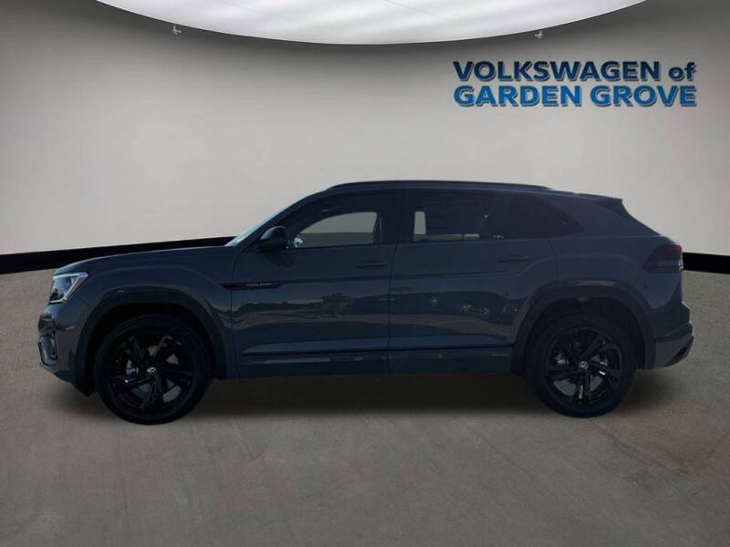 2026 Volkswagen Atlas Cross Sport SEL R-Line Black 4Motion