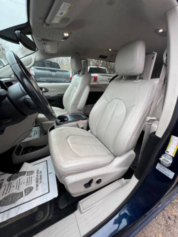 2017 Chrysler Pacifica Touring-L Plus