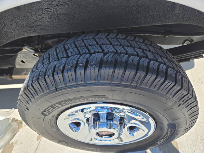 2021 GMC Savana 2500