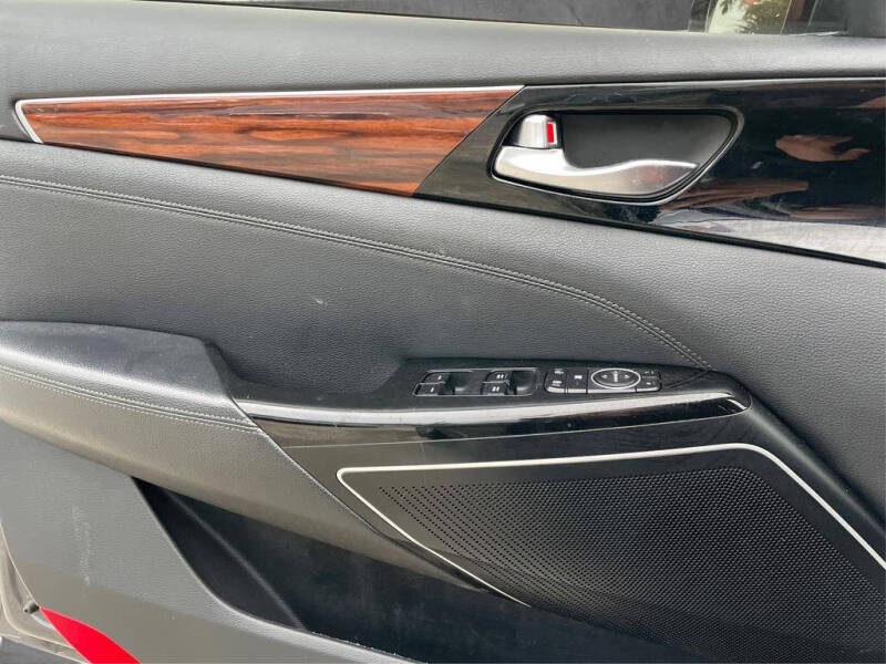 2017 Kia Cadenza Premium