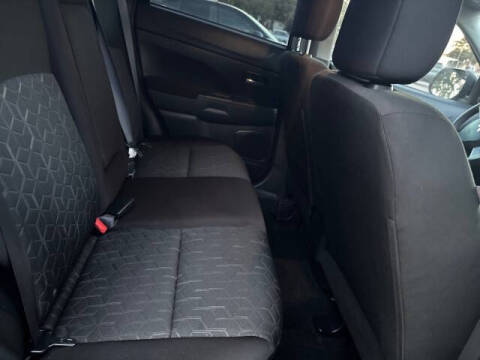 2023 Mitsubishi Outlander Sport ES