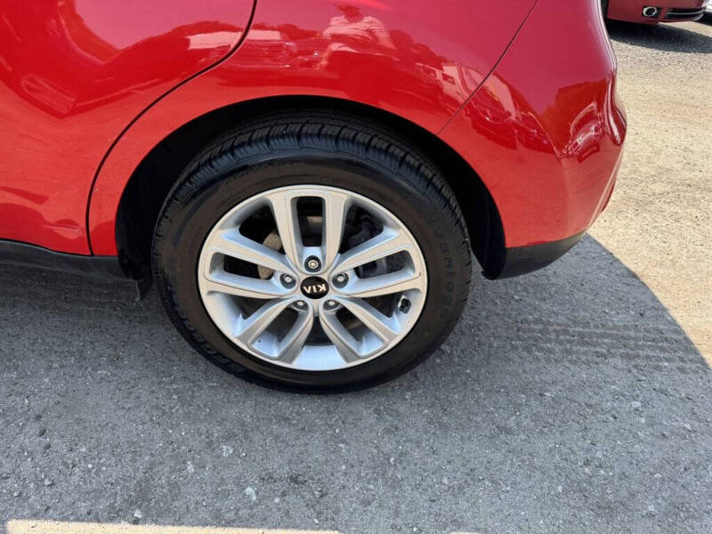 2017 Kia Soul +