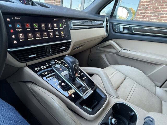 2022 Porsche Cayenne E-Hybrid Platinum Edition