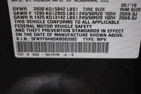 2019 Honda Pilot Touring w/Rear Captain's Chairs