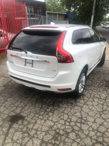 2015 Volvo XC60 T5 Drive-E Premier