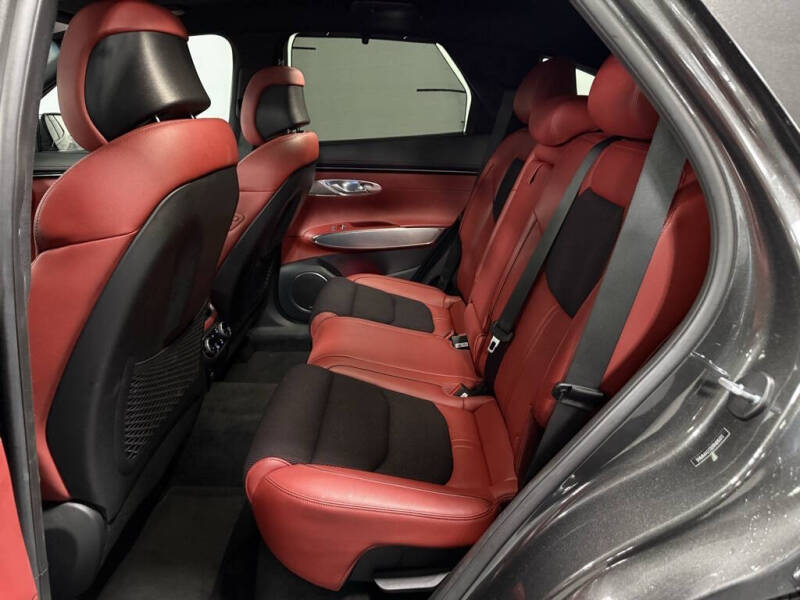 2024 Genesis GV70 2.5T Standard